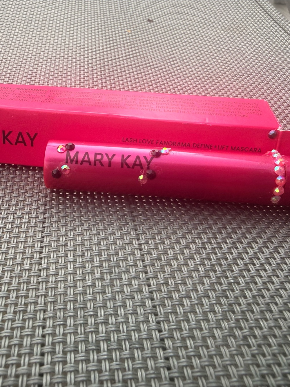 Mary Kay Bright Pink Lash Love Mascara